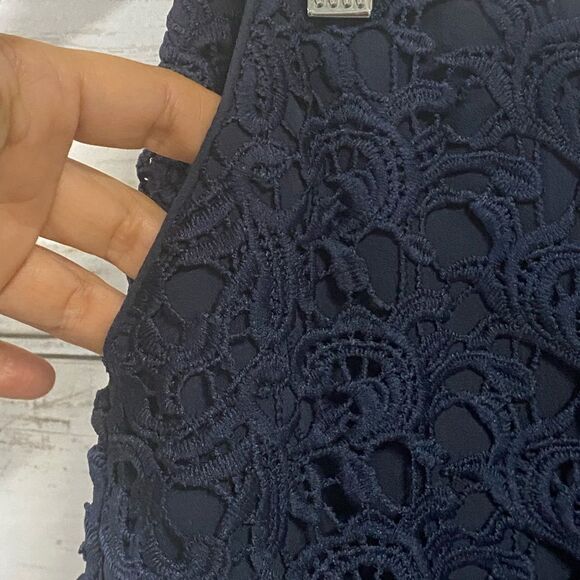 Banana Republic Eyelet Navy Blue Skirt Size 2 - Picture 3 of 7